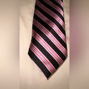 Chaps brand 100% silk tie